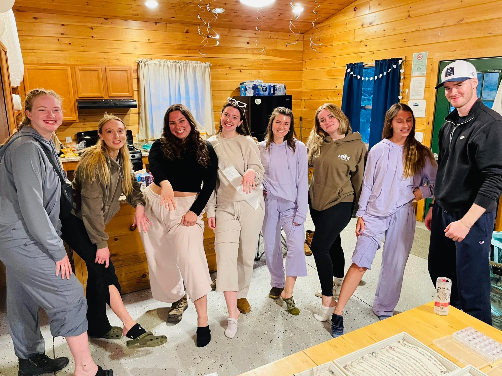 Drove into the State Park to Linx a Bachelor & Bachelorette Party in the cottages! I was honored to be a part of their memories from this weekend. This is such a fun group and Haley is going to be a beautiful Bride! 

🤍⛓️👰🏻‍♀️🤵🏼