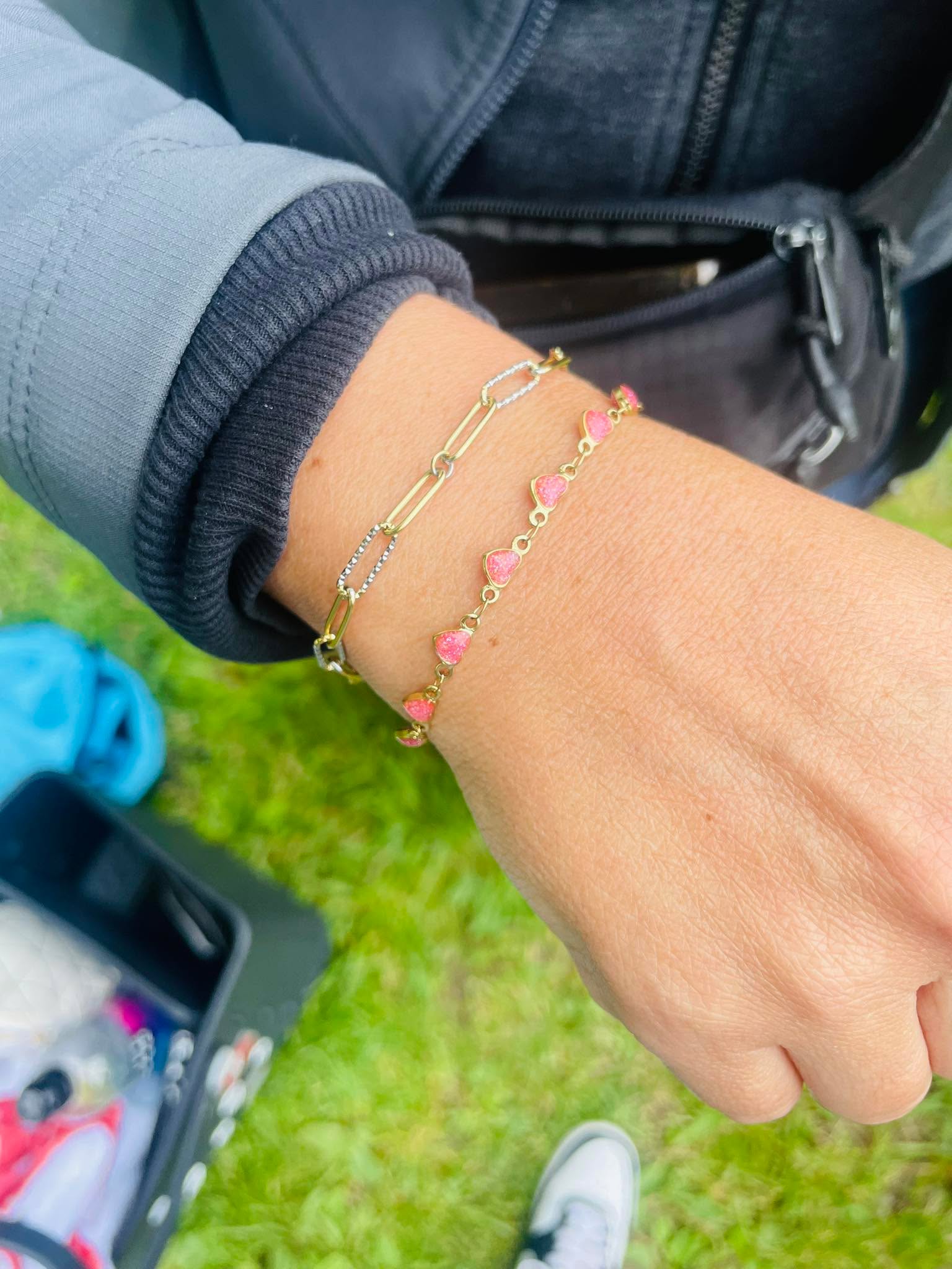 Pretty in pink 🩷💛